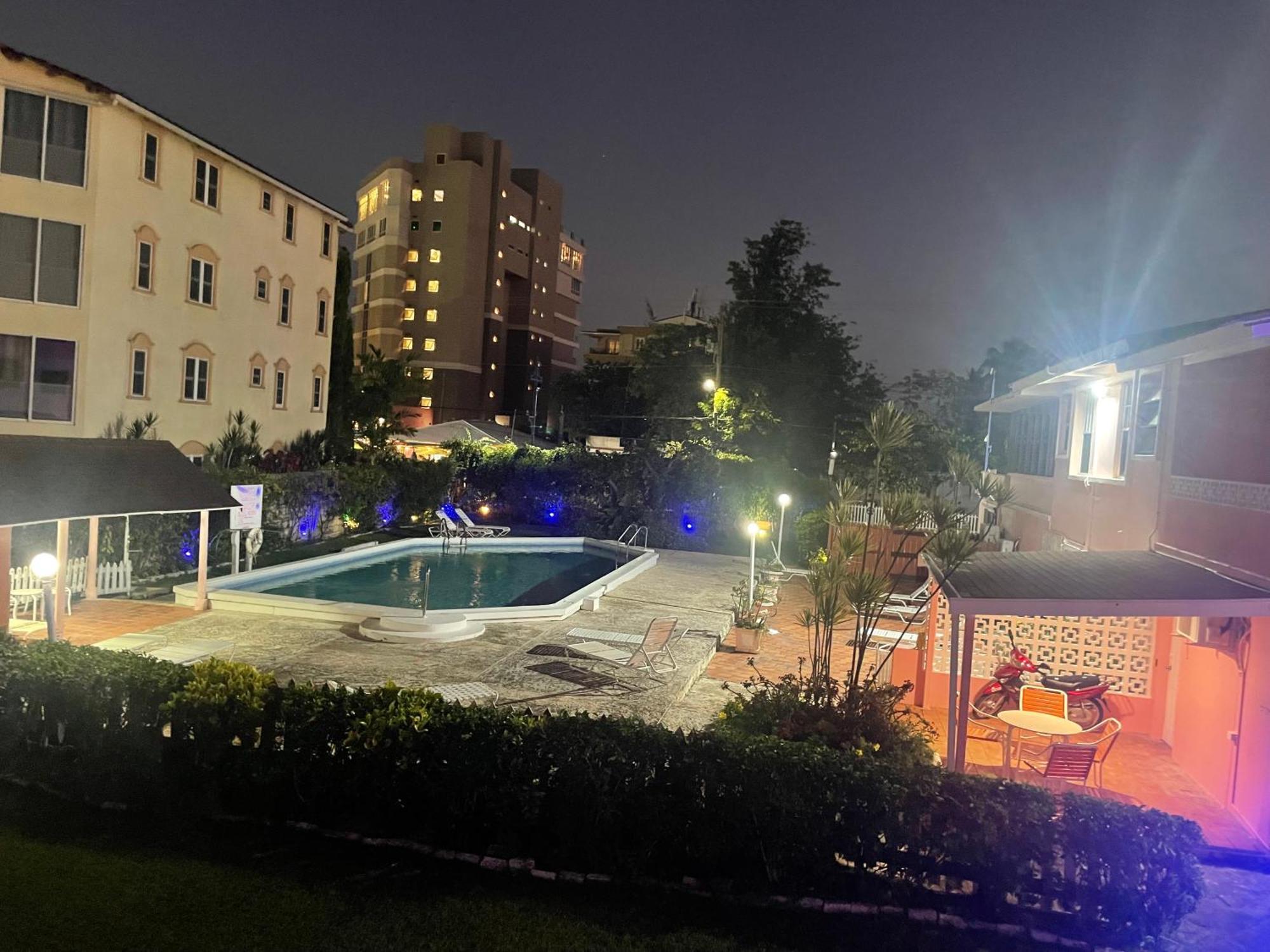 The Monteray Hotel Крайст-Черч Екстер'єр фото